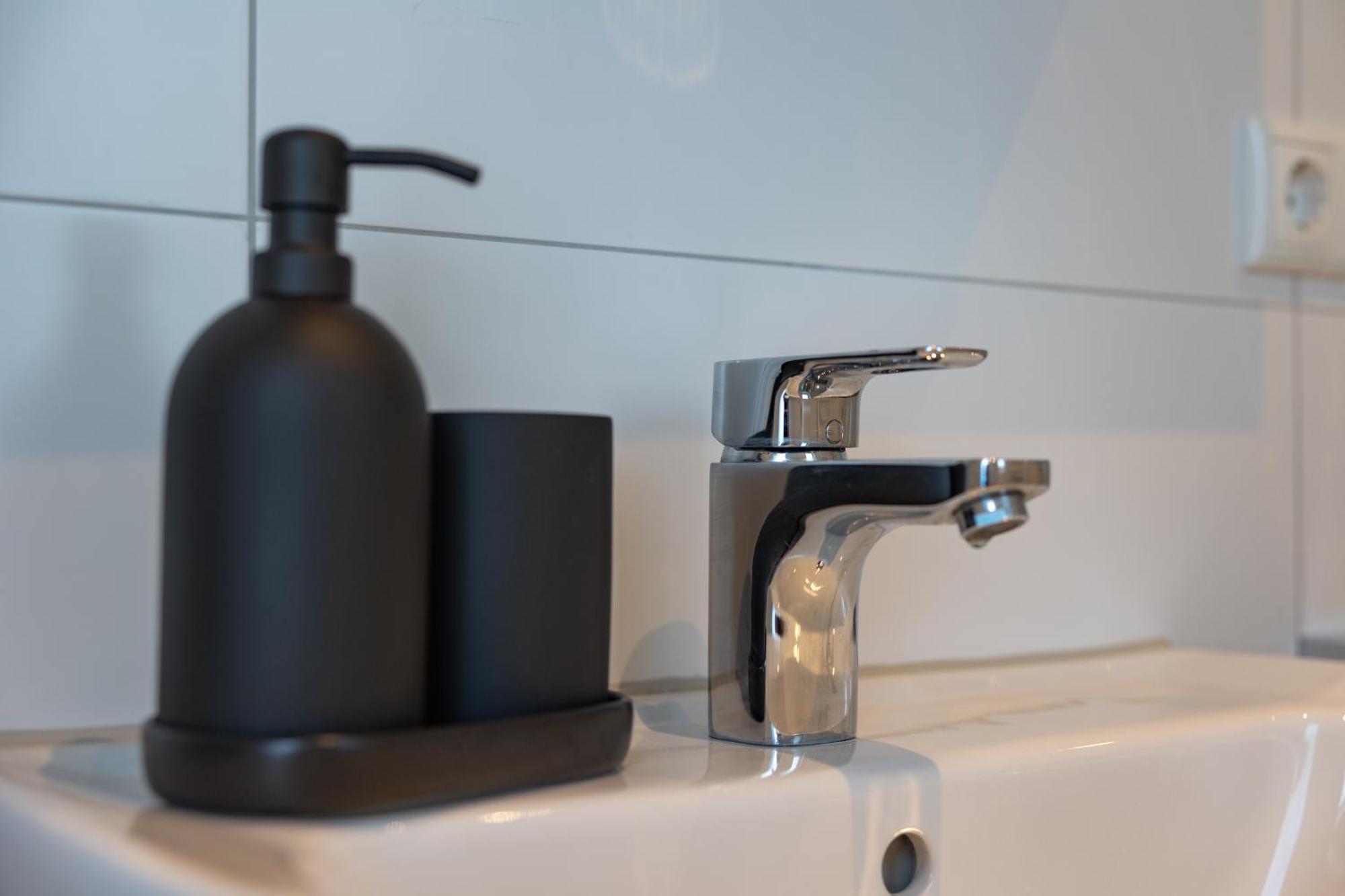 Sweethome - Maisonette Apartment, Parkplatz, Wifi, Naehe Zentrum Fürstenfeldbruck Kültér fotó