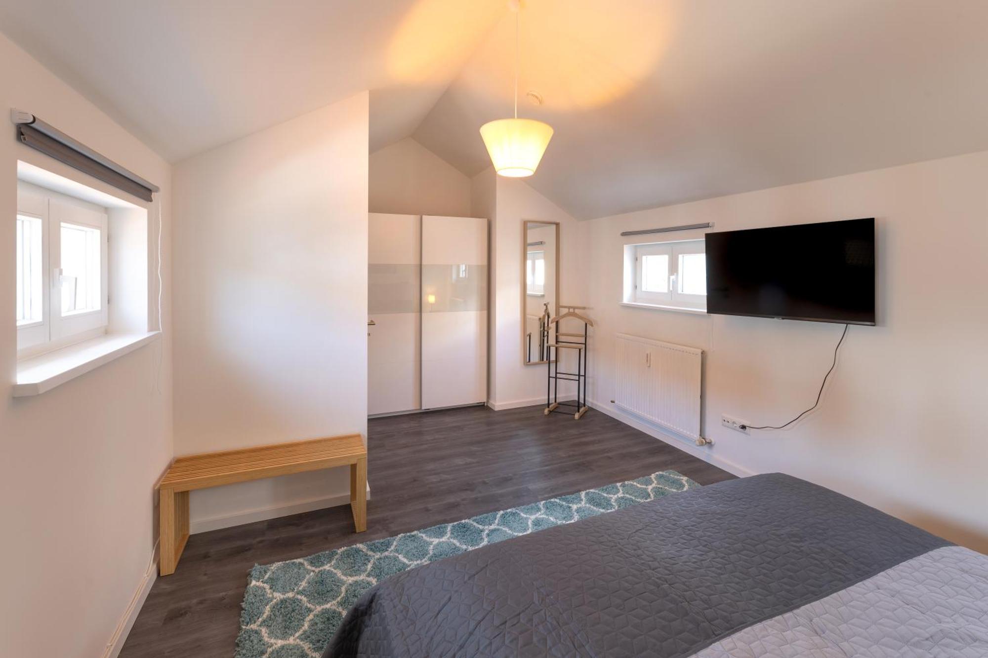 Sweethome - Maisonette Apartment, Parkplatz, Wifi, Naehe Zentrum Fürstenfeldbruck Kültér fotó