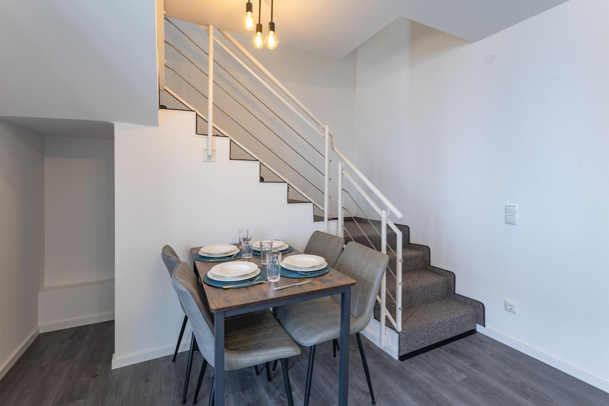 Sweethome - Maisonette Apartment, Parkplatz, Wifi, Naehe Zentrum Fürstenfeldbruck Kültér fotó