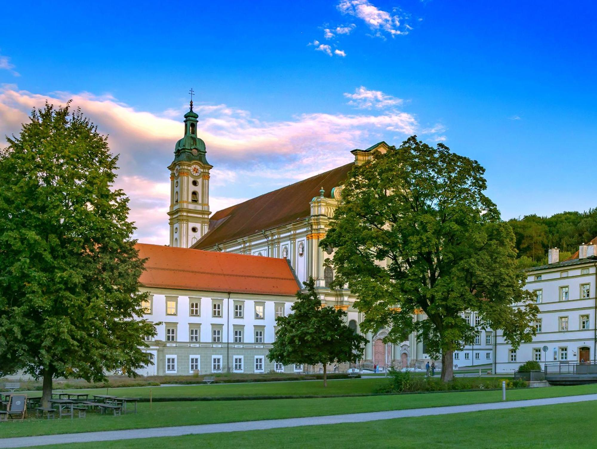 Sweethome - Maisonette Apartment, Parkplatz, Wifi, Naehe Zentrum Fürstenfeldbruck Kültér fotó